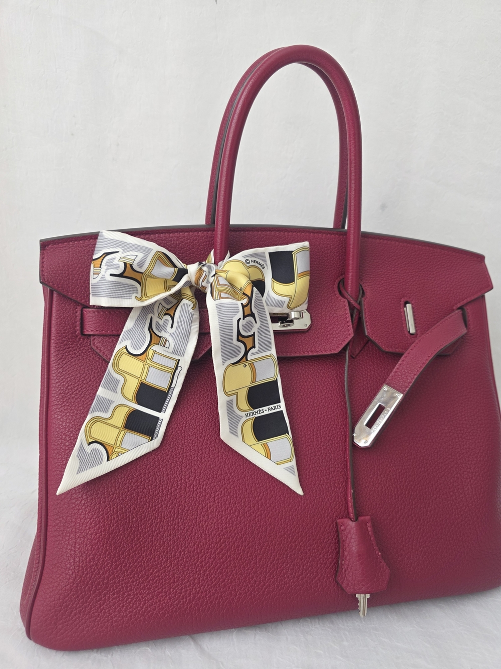 Auth Hermes Les Coupes Silk Twilly